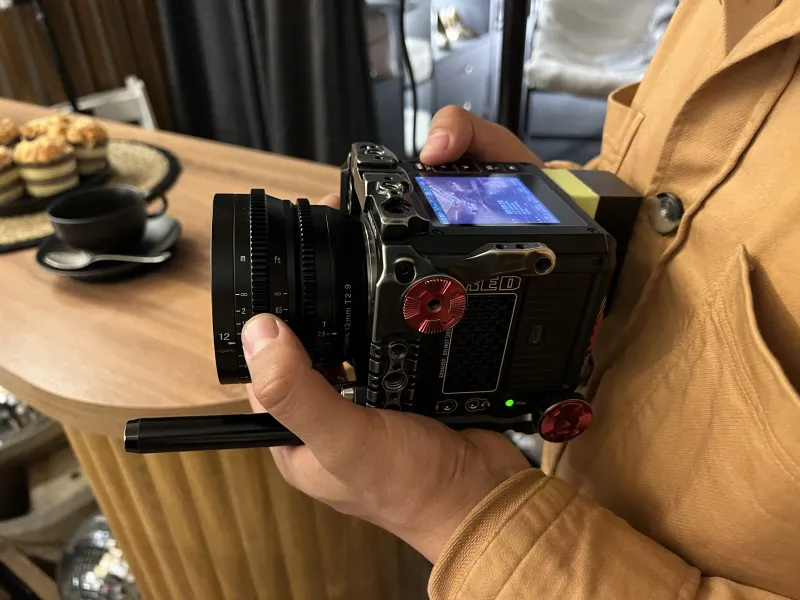 Behind the scenes of the Looknet commercial