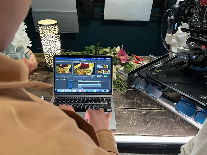 Behind the scenes of the Looknet commercial