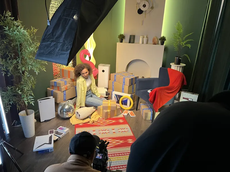 Behind the scenes of the Looknet commercial
